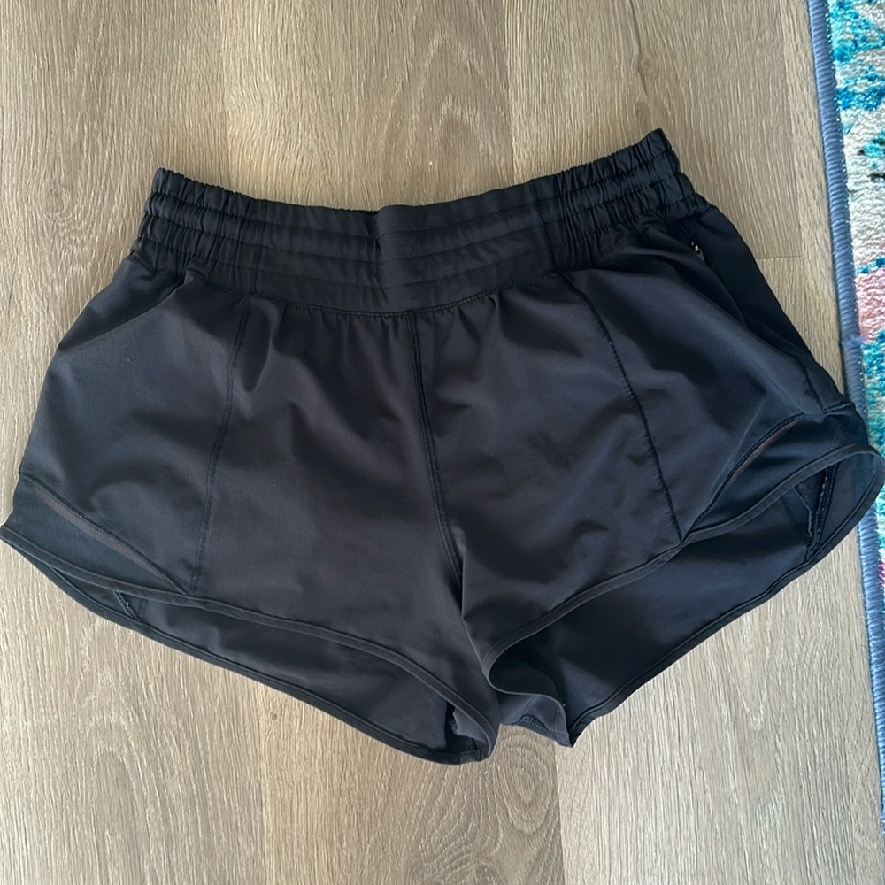 Lululemon Hotty Hot Hi-Rise Short